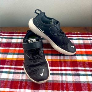 Nike Flex Contact 3 - Youth Boys size 1